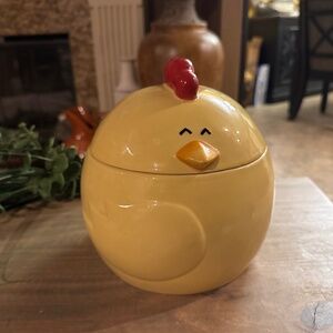 Penny, A Rare Ceramic Chicken/Hen Cookie Jar Canister w/Lid.